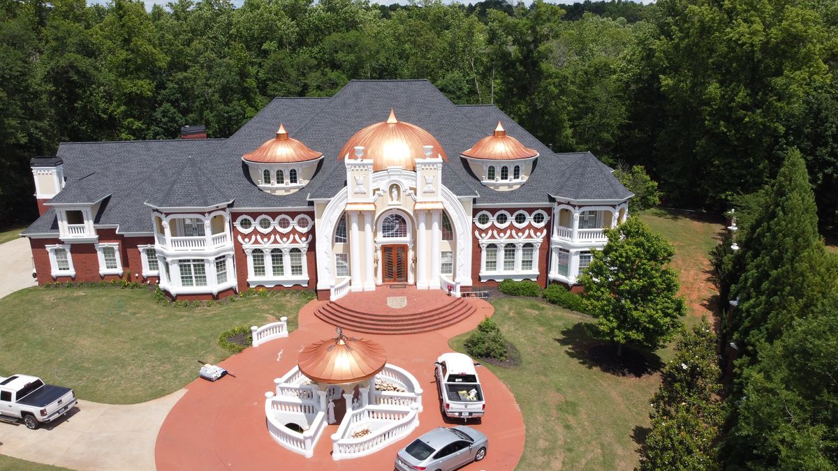 GAF Timberline HDZ Charcoal roof replacement on luxury residential home