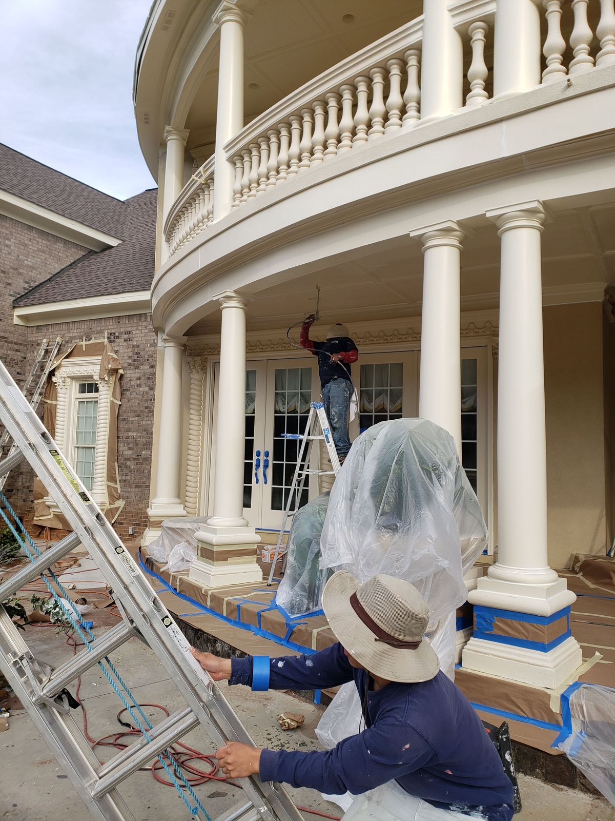 Luxury estate roof — GAF Timberline HDZ installation across complex roofline